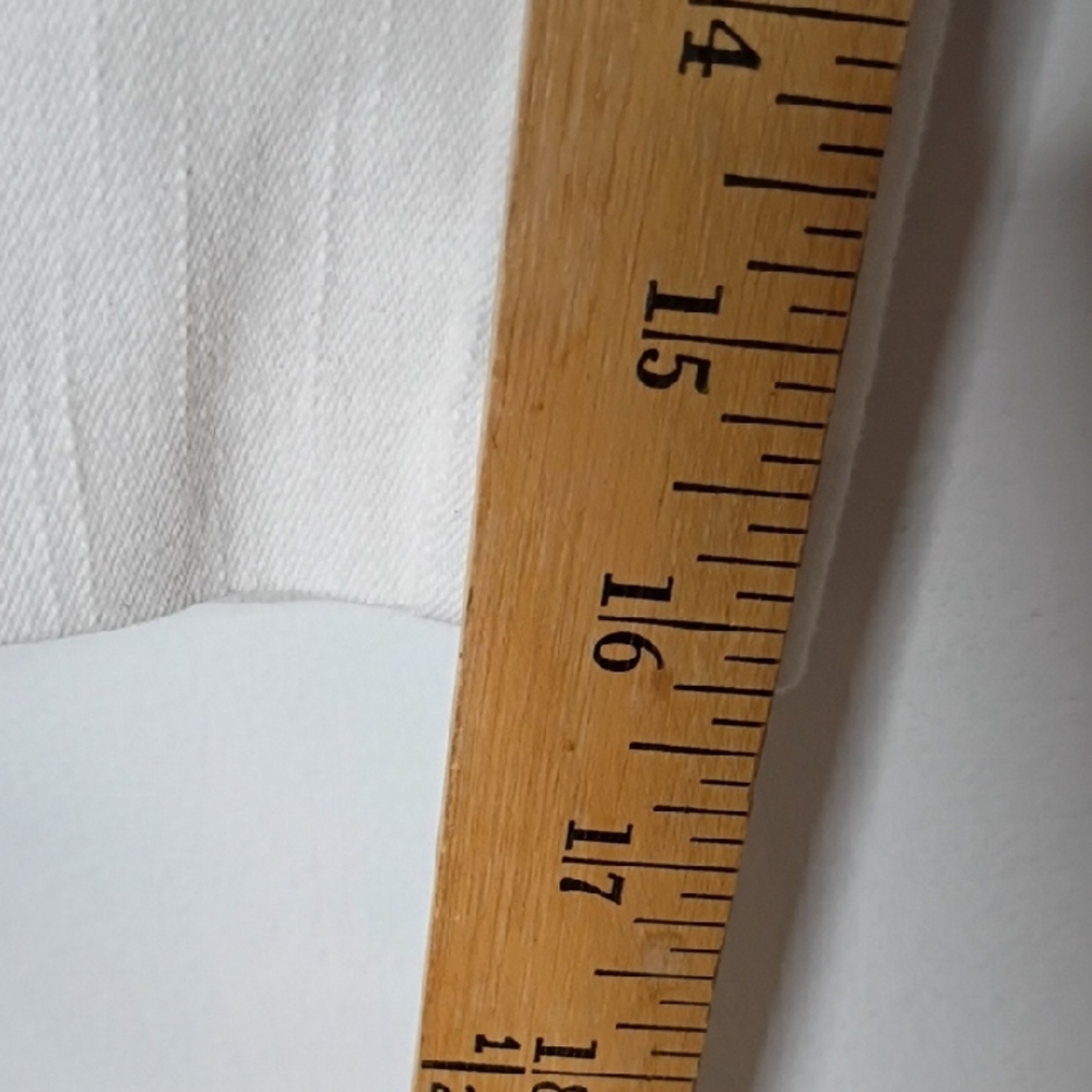 Maurices Off-White Women's Capris - Picture 6 of 10